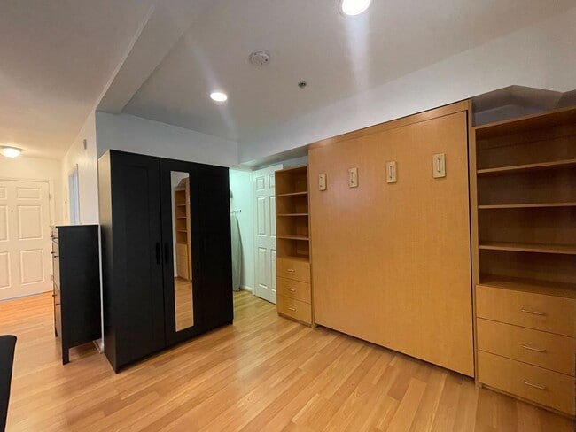 Building Photo - Modern Studio in the Heart of Little Italy...