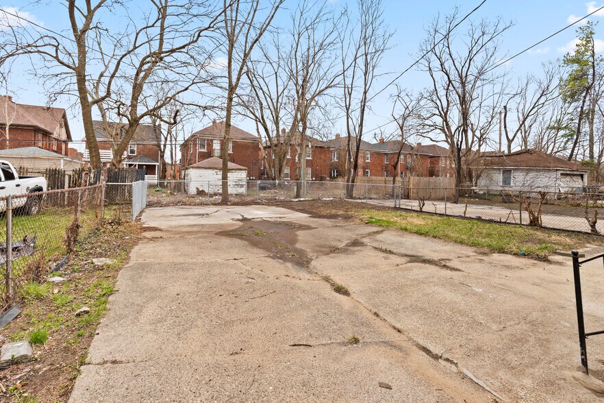 Building Photo - 4767 Sturtevant St