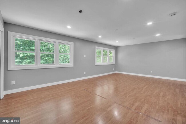 Building Photo - 13205 Lee Hwy
