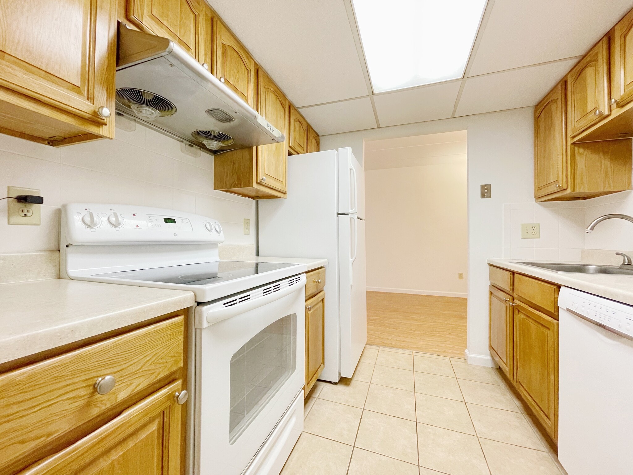 Building Photo - 206 Village Walk