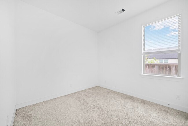 Building Photo - 10718 Blossom River Dr