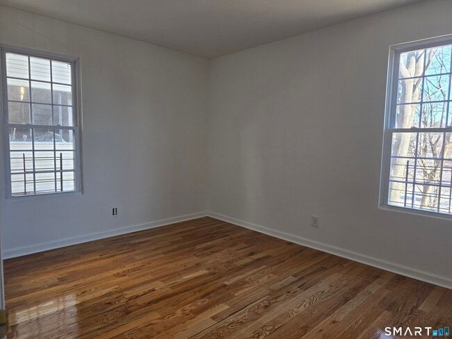 Building Photo - 120 Easton Ave