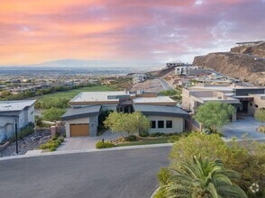 Building Photo - UNUBSTRUCTED VIEWS FROM THIS MACDONALD HIG...