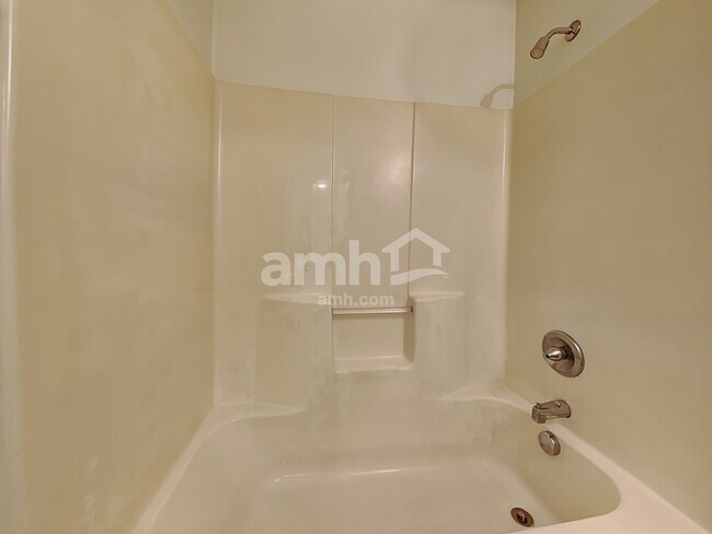 Building Photo - 4945 Hopewood Ln