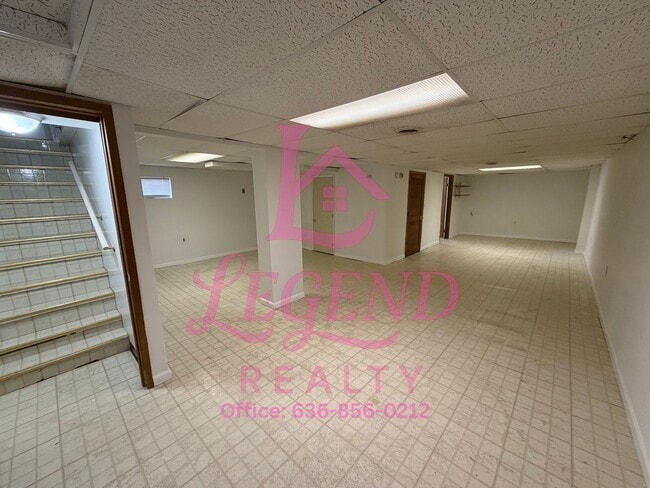 Building Photo - Welcome to your 3 Bedroom 2 Bathroom home!!