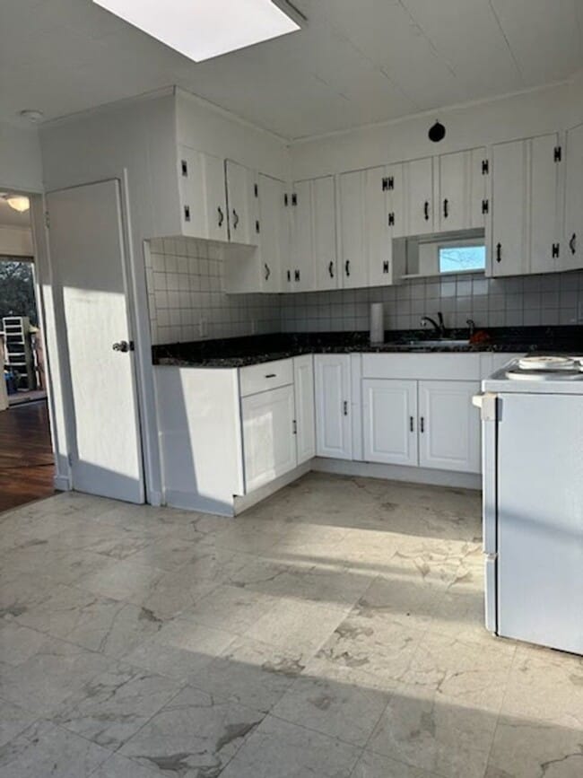 Building Photo - 505 Royal Manor Rd