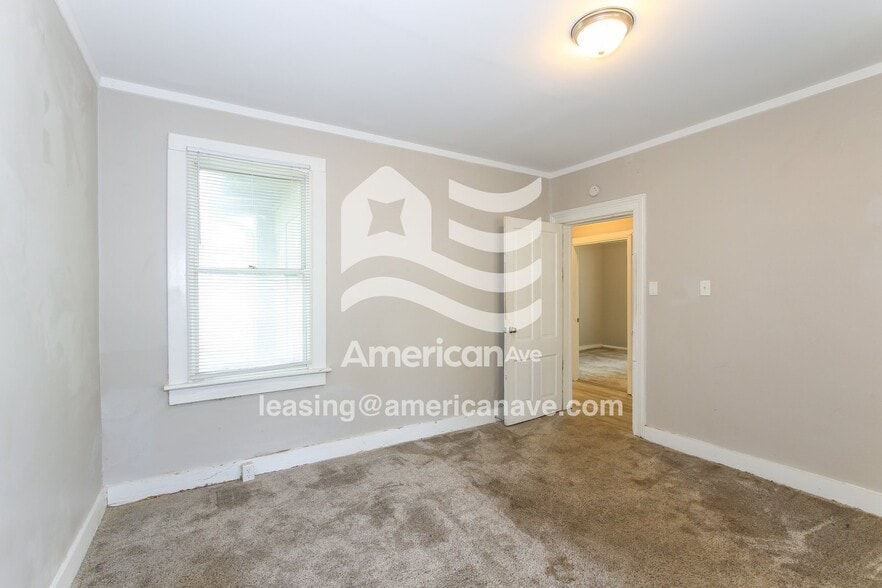 Building Photo - 1858 Watkins St