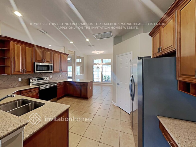 Building Photo - 713 Hazelmoor Ln