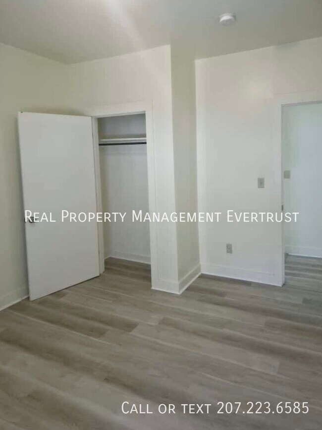 Building Photo - 53 Wood St