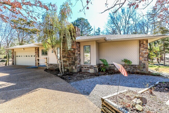 Primary Photo - 2 Galeon Ln
