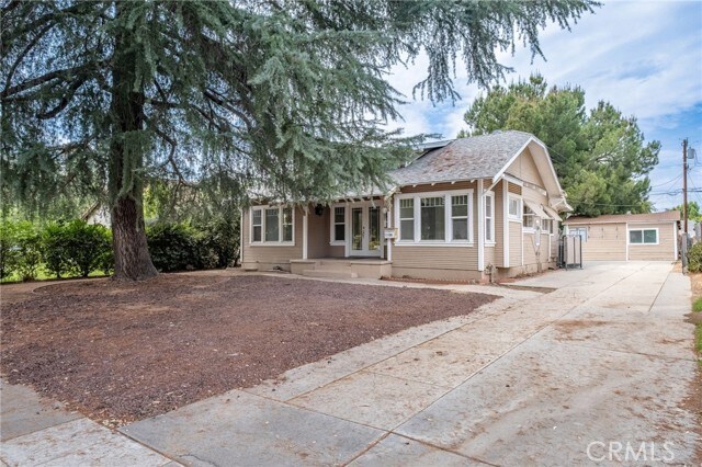 Building Photo - 809 E Colton Ave