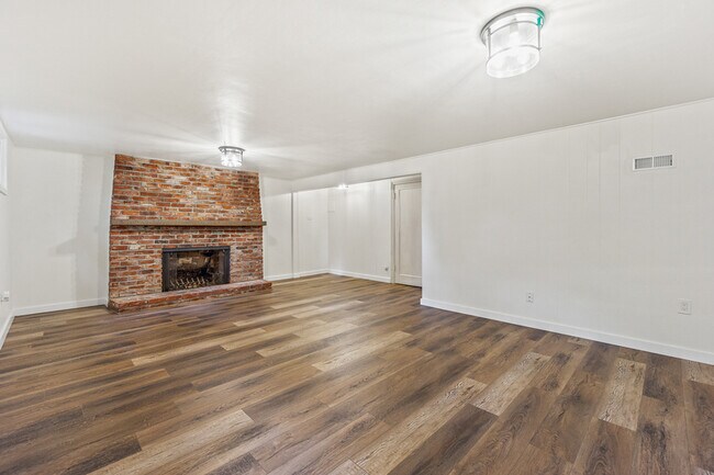 Building Photo - 4208 51st Ave NE