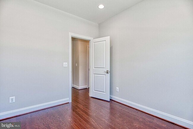 Building Photo - 3100 Greenway Blvd