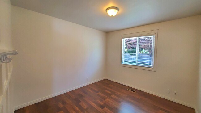 Building Photo - 9266 S Edenbrook Way