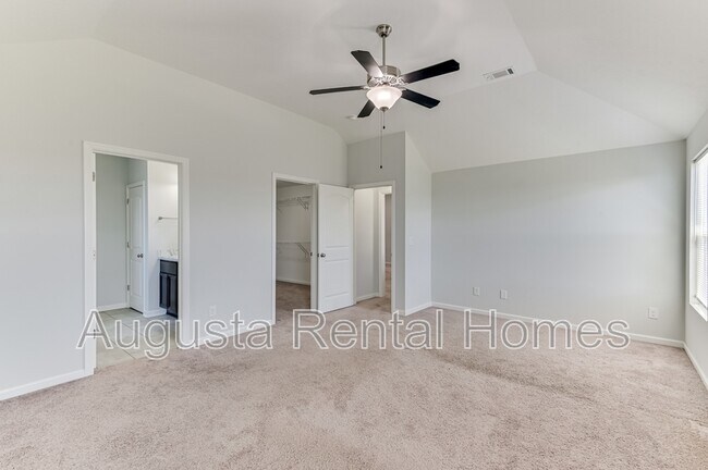 Building Photo - 2562 Inverness Dr