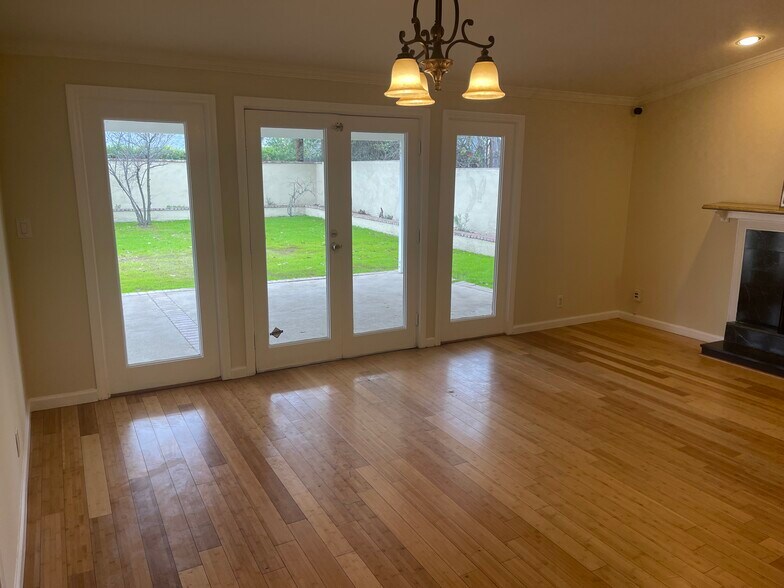 Living Room - 22321 Hartland St