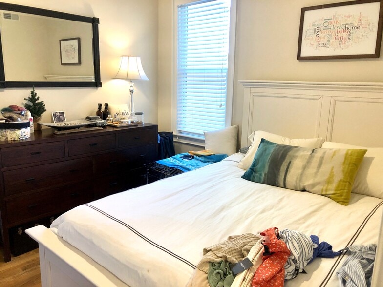 Building Photo - 19 Plymouth St