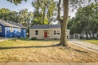 Building Photo - Adorable 2 Bedroom 1 Bath Home