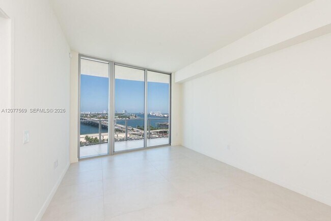 Building Photo - 1400 Biscayne Blvd