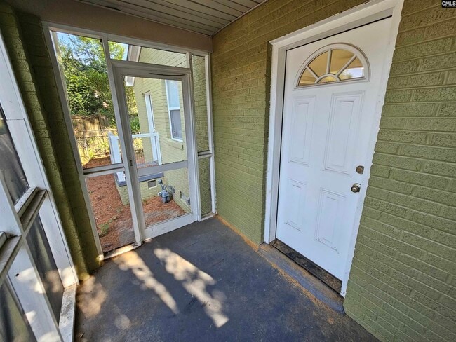 Building Photo - 802 Kilbourne Rd