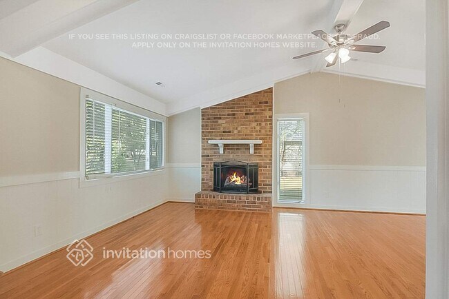 Building Photo - 911 Buckingham Rd