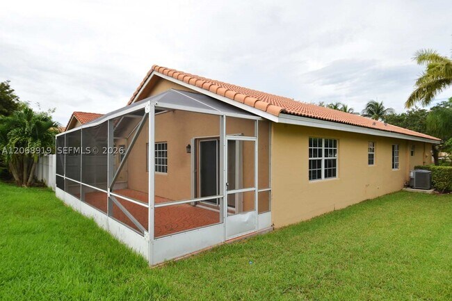 Building Photo - 504 SW 177th Ave