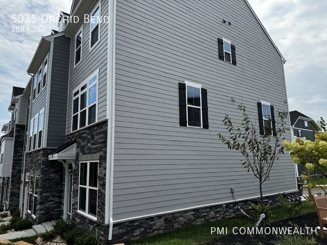 Building Photo - 3 Bed / 2.5 Bath Brand New Townhouse (Avai...