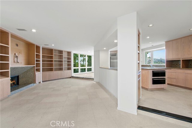 Building Photo - 2 Inverness Ln