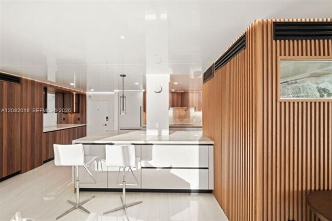 Building Photo - 5555 Collins Ave
