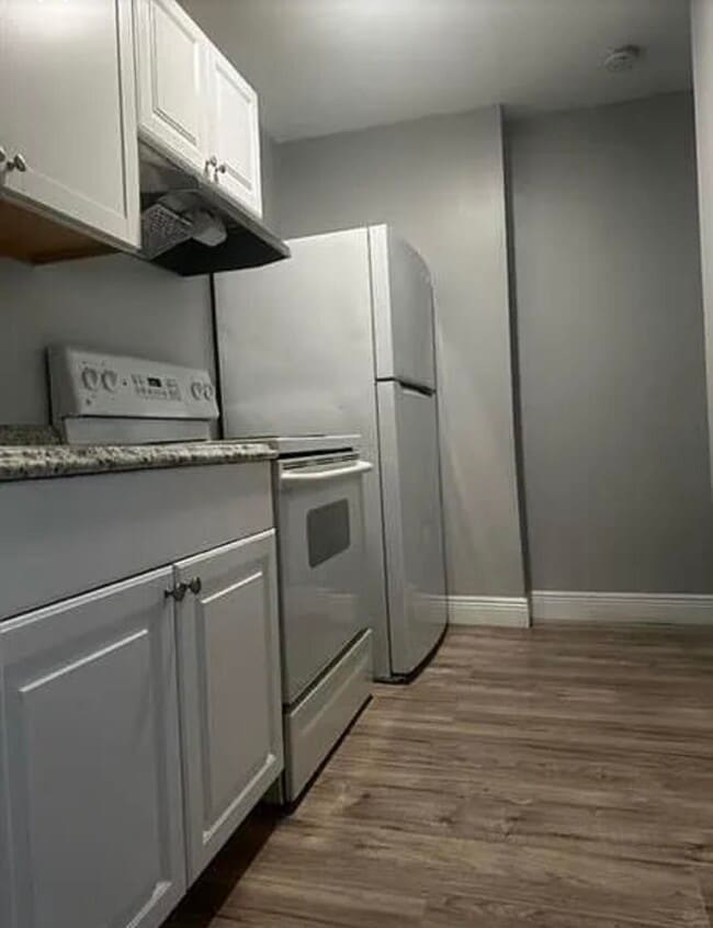 Building Photo - 840 SW 64th Terrace