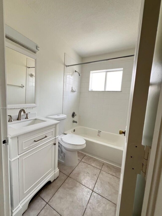 Building Photo - 13950 SW 151st Ct