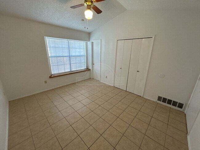 Building Photo - 1801 Lea Ann Dr