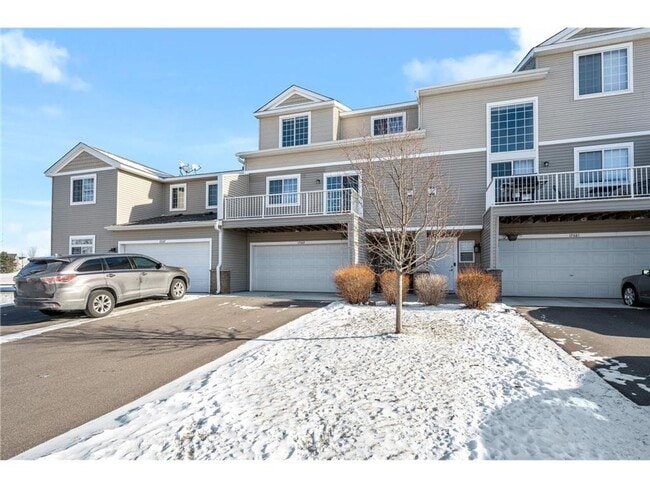 Building Photo - Awesome otesgo property for lease, 3 beds 2 baths, updates through-out!