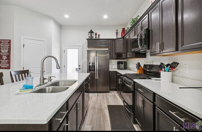 Building Photo - 1224 Gentle Wind Dr