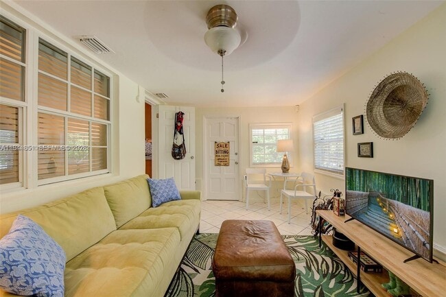 Building Photo - 7601 SW 59th Ct