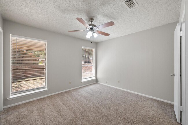 Building Photo - 1803 Harry Ct