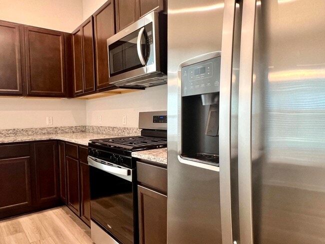 Building Photo - 4008 Flatiron Dr