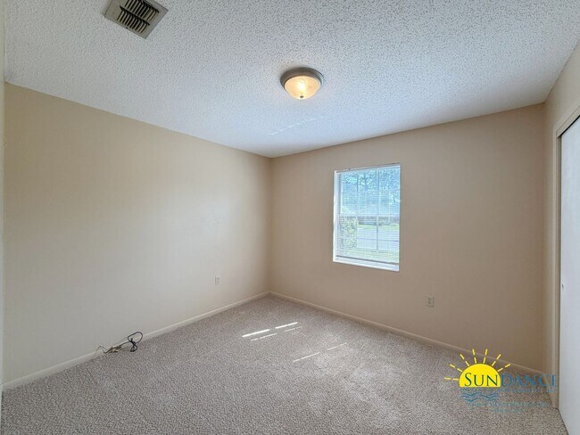 Building Photo - Great 3 Bedroom Home in Fort Walton