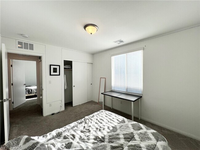 Building Photo - 5276 Sherwood Frst Ln