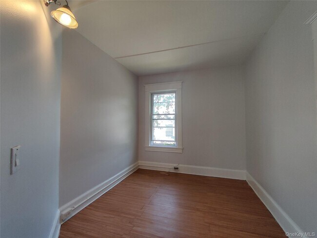 Building Photo - 85 N Hamilton St