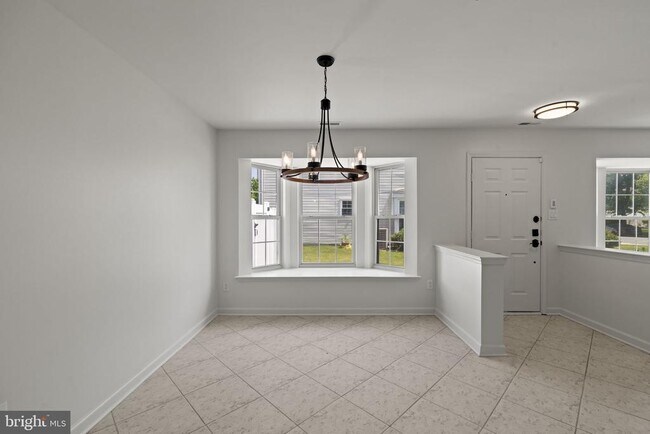 Building Photo - 124 Buckingham Way