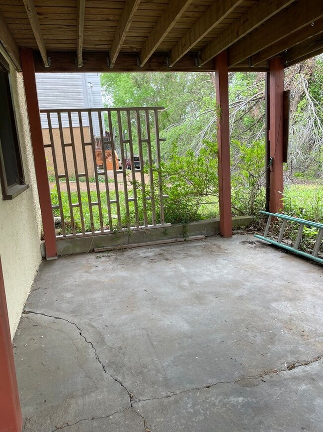 Building Photo - 6808 River Ridge Dr