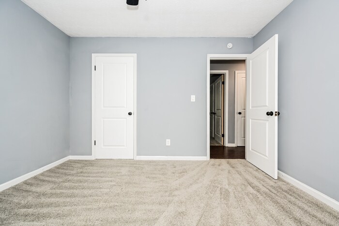 Building Photo - 7275 Indian Hill Trail