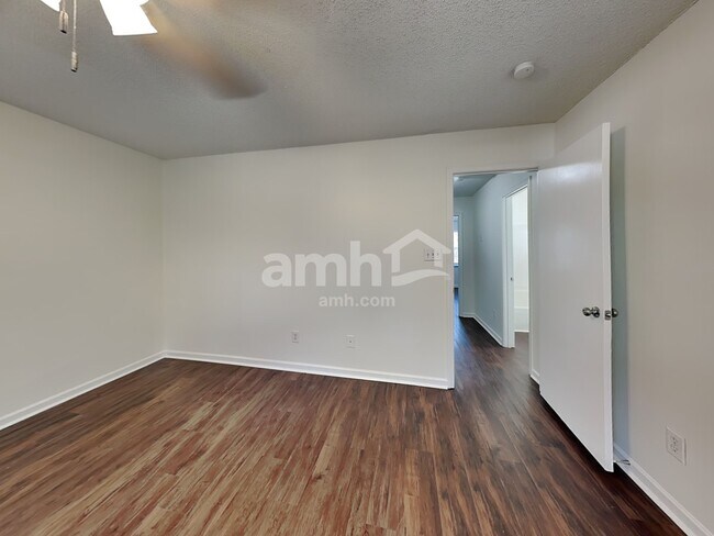 Building Photo - 3413 Braefield Dr