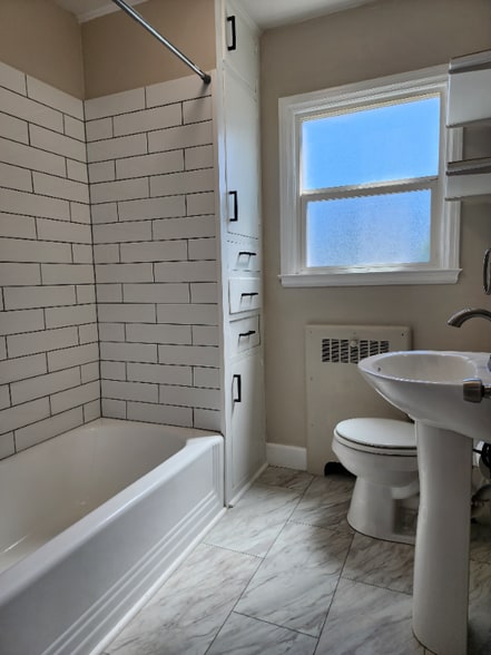 Building Photo - 210 E 4800 S