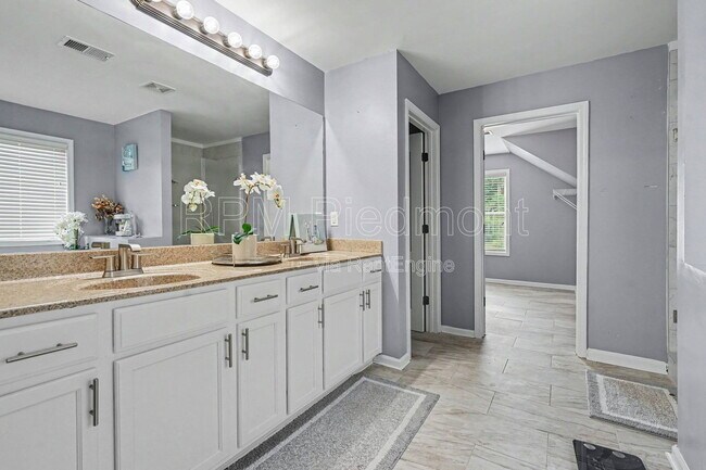 Building Photo - 2909 Estate View Ct