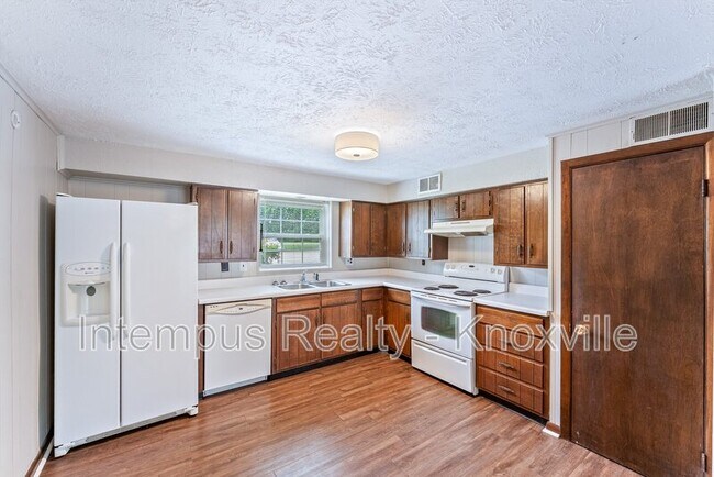 Building Photo - 8738 Gleason Dr