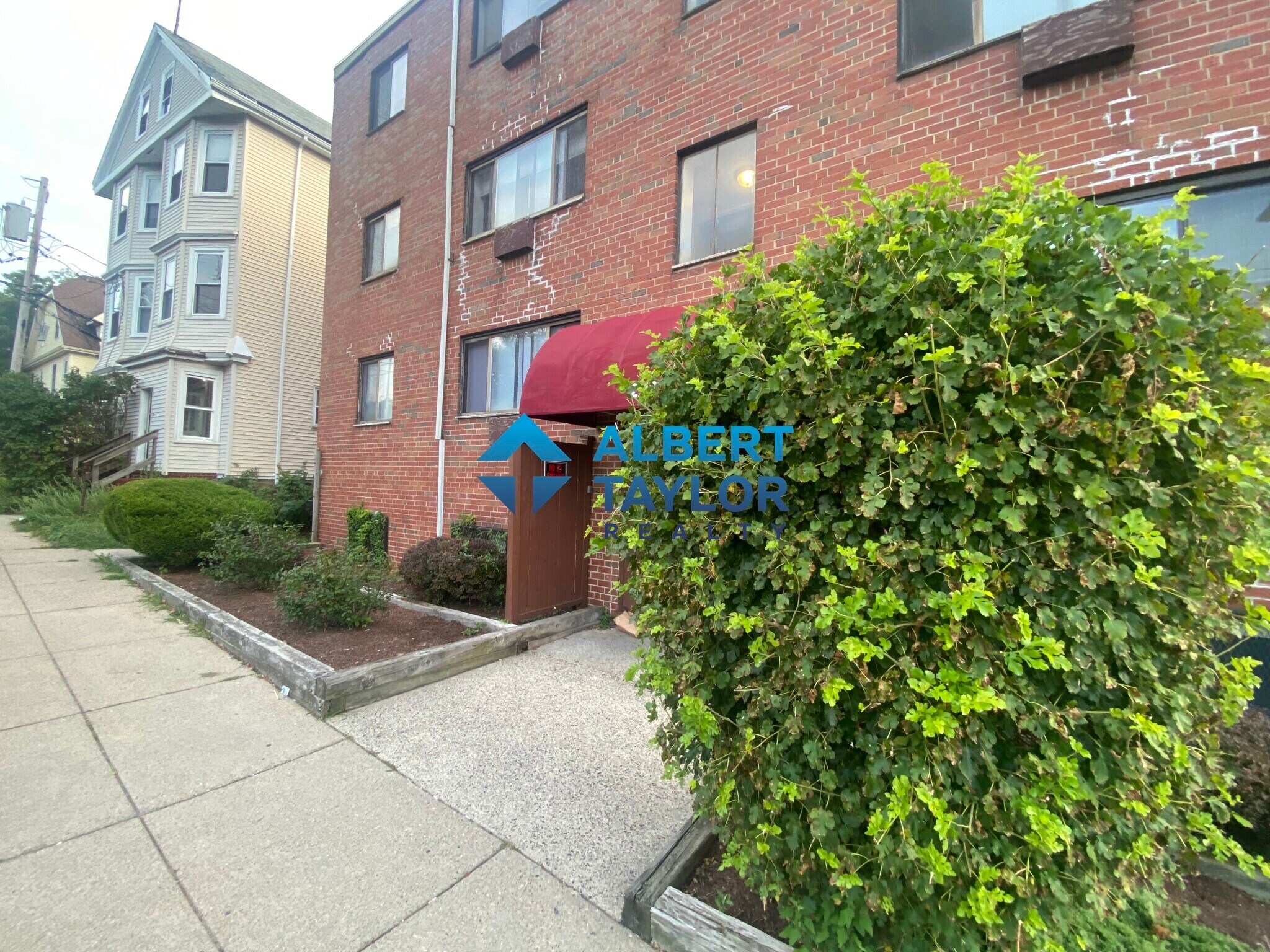 Building Photo - 226 Parker Hill Ave