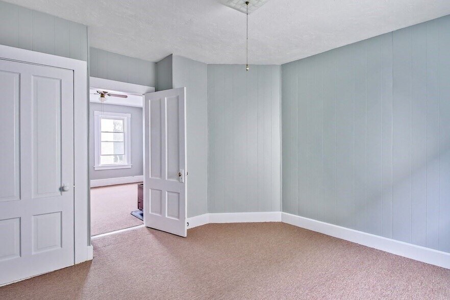 Building Photo - 234 Mechanic St