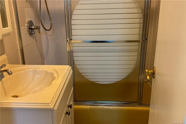 Building Photo - 189 Elm St